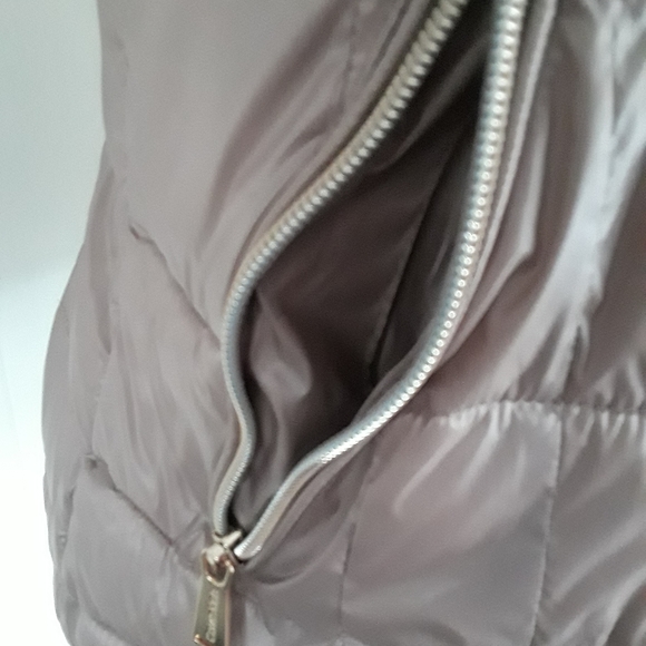 Calvin Klein Pink Rose Gold Puffer Vest Size XS - Picture 5 of 10